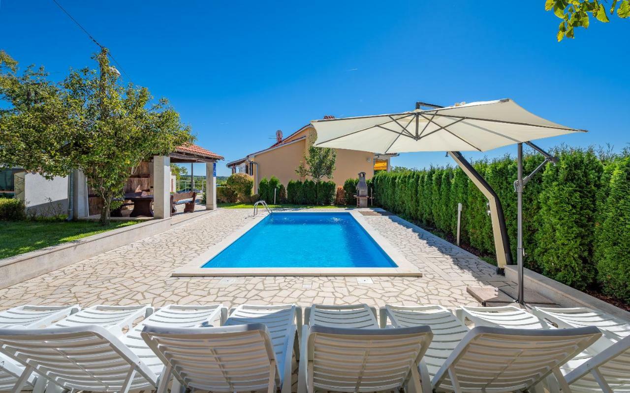 House Semy With Private Pool Villa Pazin Exterior photo